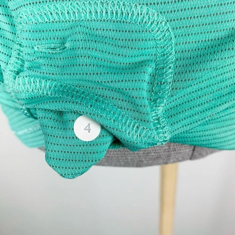 Lululemon Tank Women's 4 Ruffle Detail Tank‎ Turquoise Racer Back - Picture 8 of 8